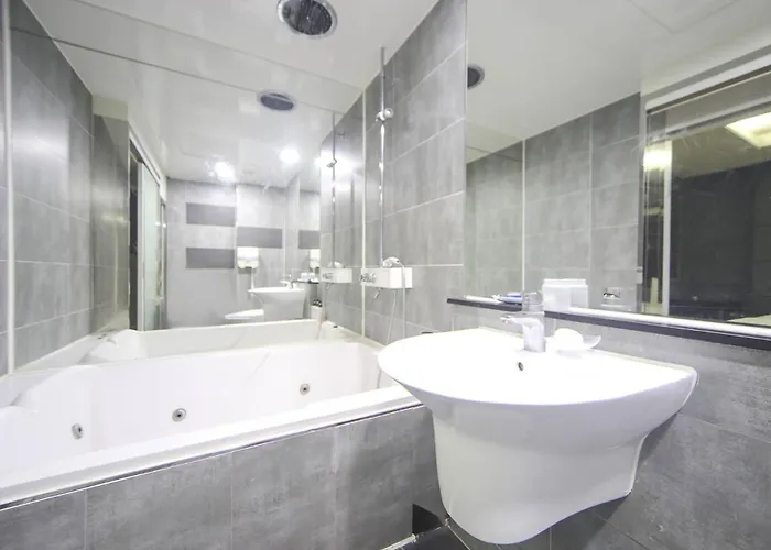Songjeong Coco Hotel 2*